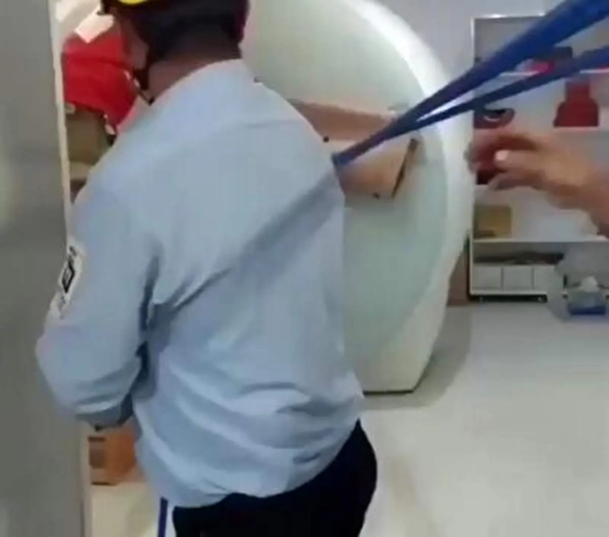 بلعیده شدن یک زن توسط دستگاه MRI در بهبهان+ فیلم