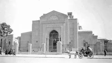 تصویری از یک برگه چک قدیمی دوره قاجار
