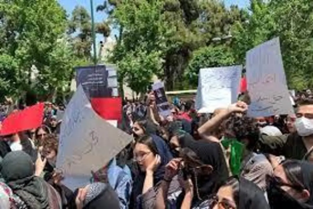 شعار دانشجویان انقلابی دانشگاه تهران در تجمع ظهر امروز+فیلم