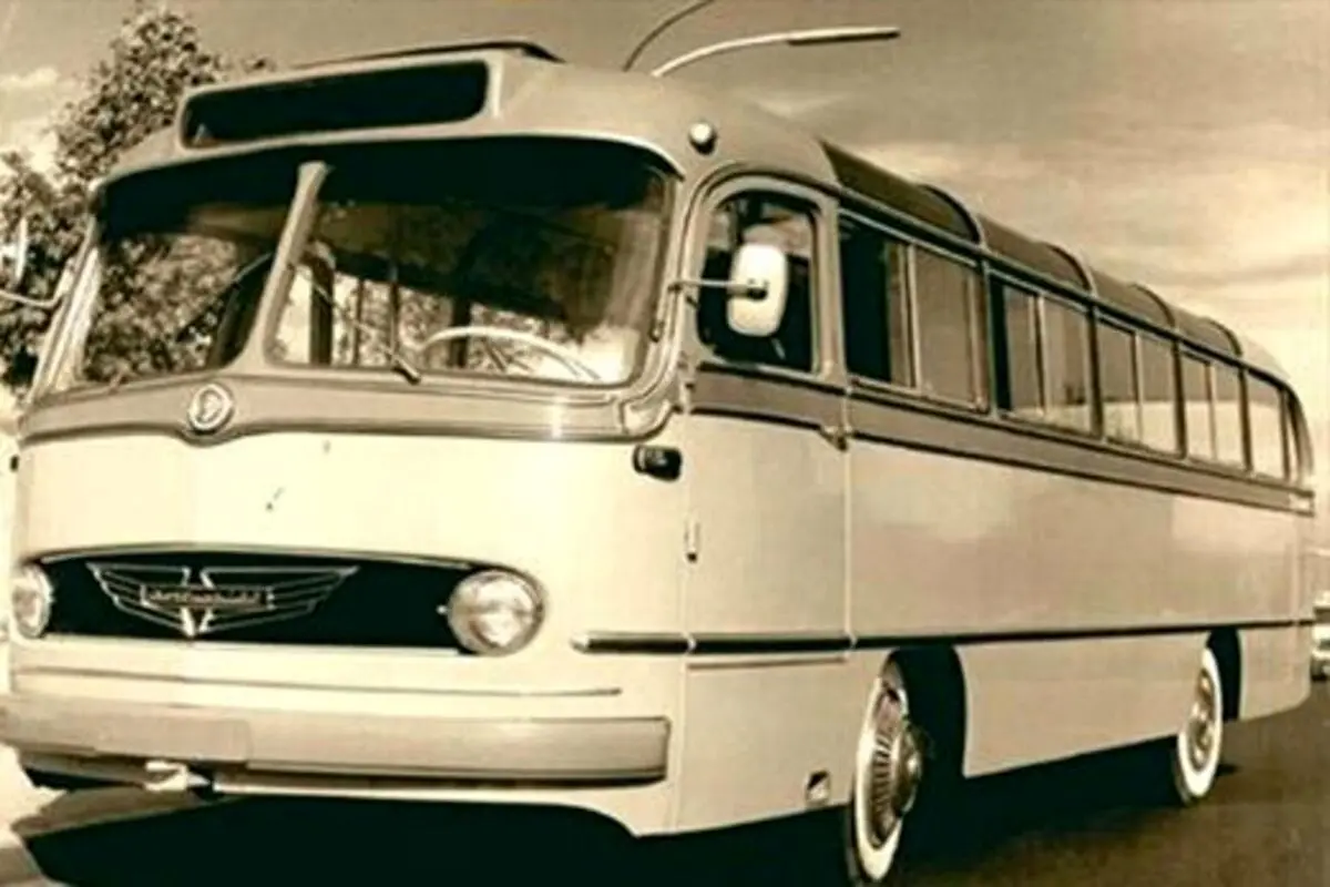 اولین اتوبوسی که به ایران وارد شد+ عکس
