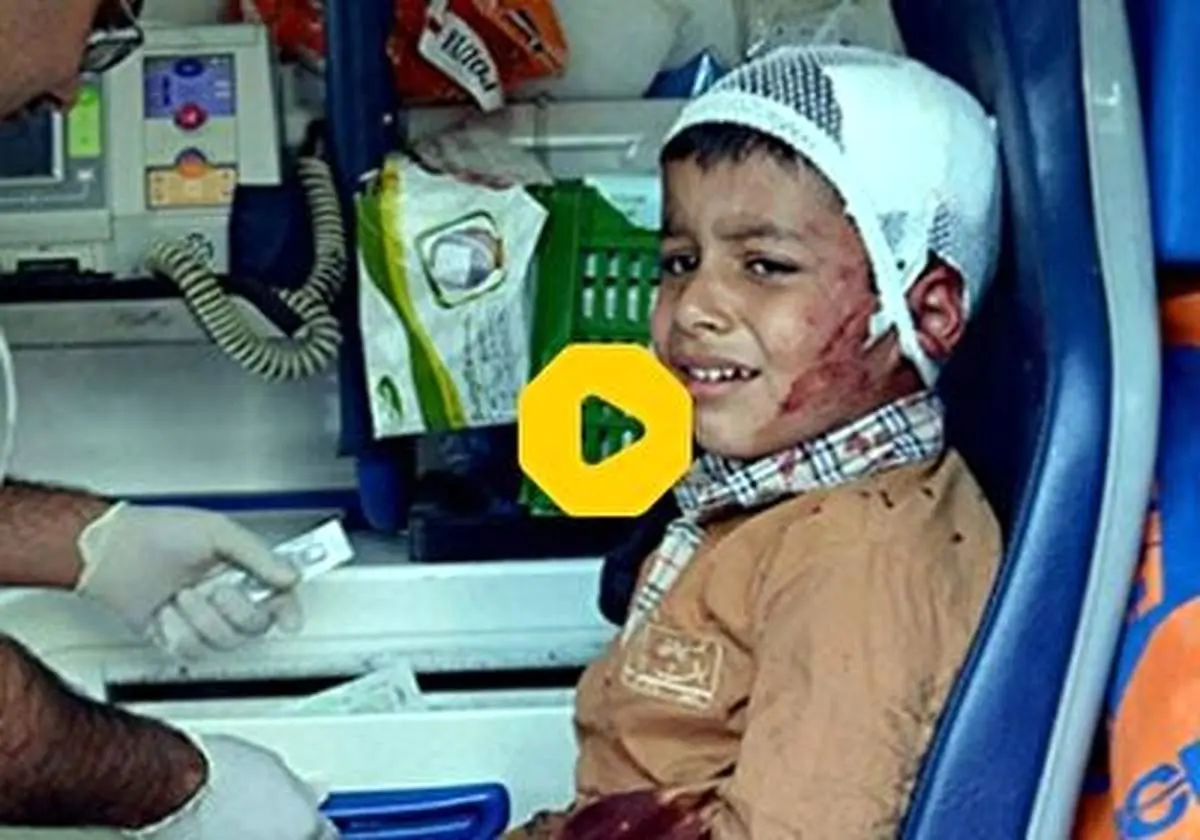 فاجعه هولناک در اتوبوس؛ گیر کردن یک دانش‌آموز بین درب و ۳۰۰ متر کشیده شدن روی زمین+ فیلم