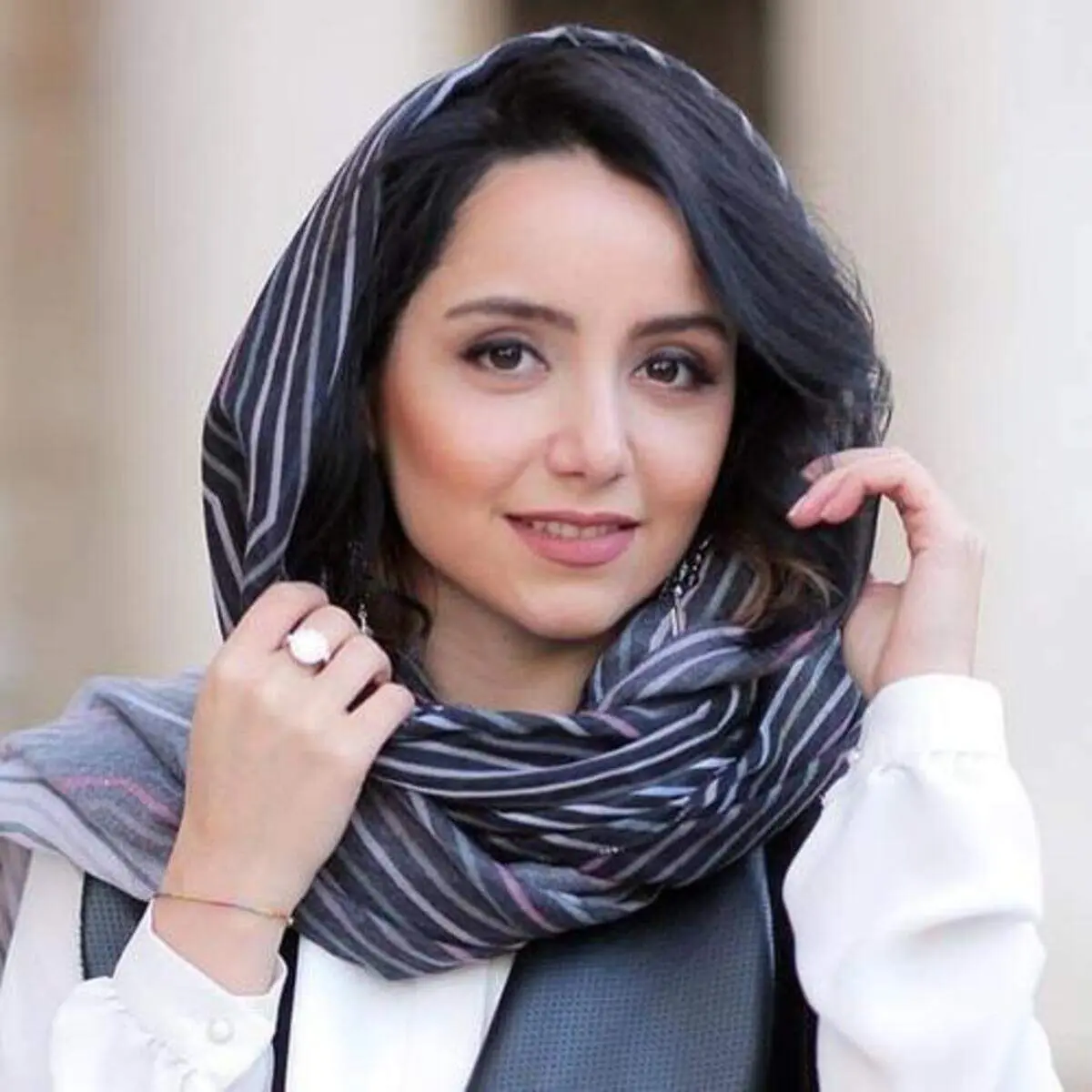 استایلی جدید از نازنین بیاتی با شلوار راه راه !+ عکس