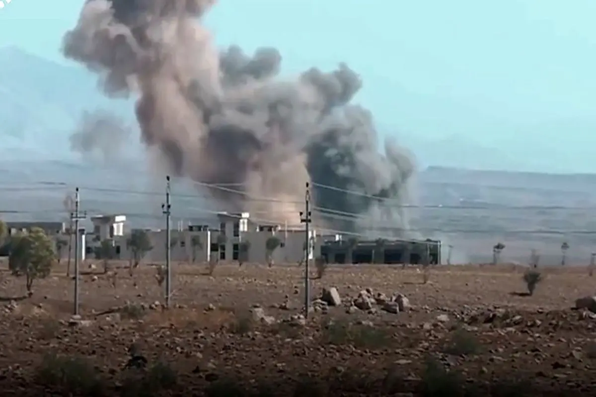 لحظه اصابت موشک‌های سپاه پاسداران به مقر تجزیه‌طلبان در عراق + فیلم