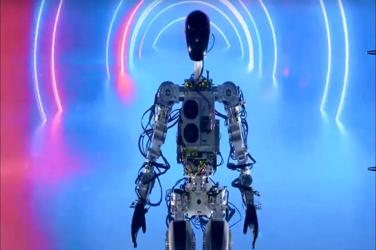 رونمایی از اپتیموس؛ لشکر میلیونی ربات‌های ایلان ماسک در راهند؟ +فیلم