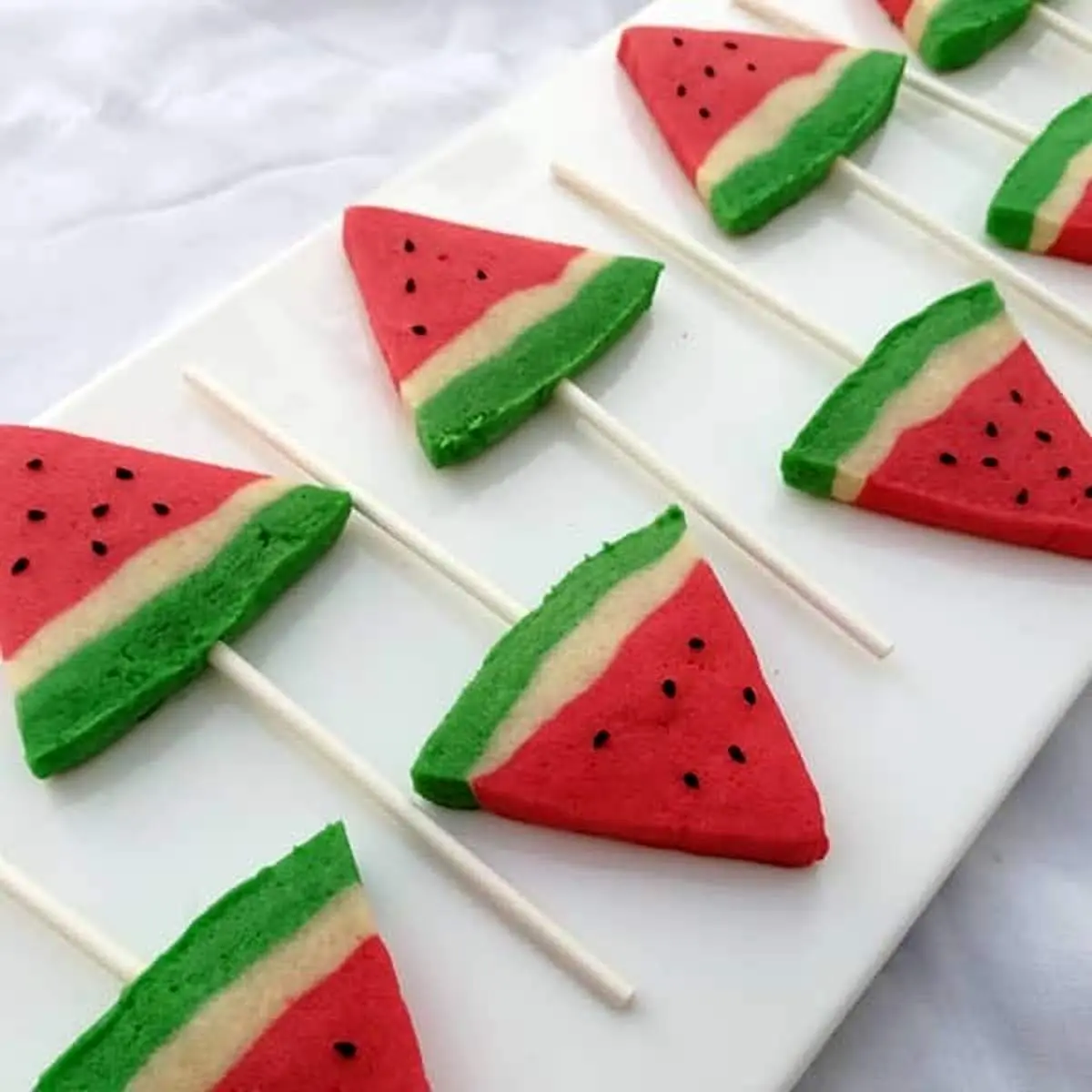 طرز تهیه سه سوته کوکی هندوانه ای مناسب برای مهمانی ها