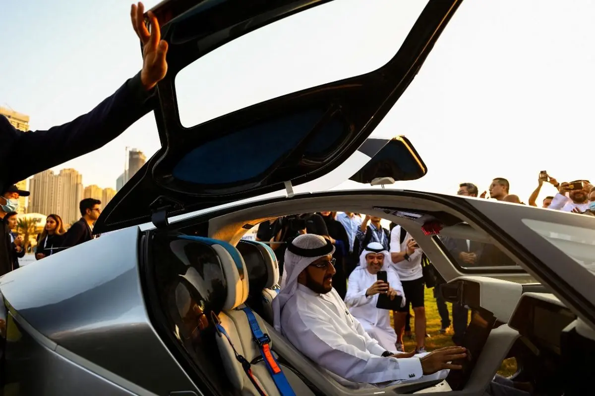 پرواز اولین خودروی پرنده در دبی + فیلم