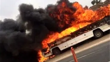 مرگ وحشتناک ۱۱ سیل‌ زده پاکستانی بر اثر آتش‌ سوزی در اتوبوس!+ فیلم