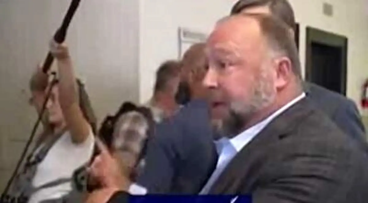 محکومیت یک میلیارد دلاری مجری رادیو در آمریکا