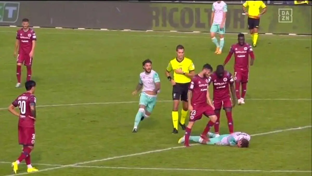 صحنه دلخراش دنیای فوتبال را به شوک فرو برد! + تصاویر