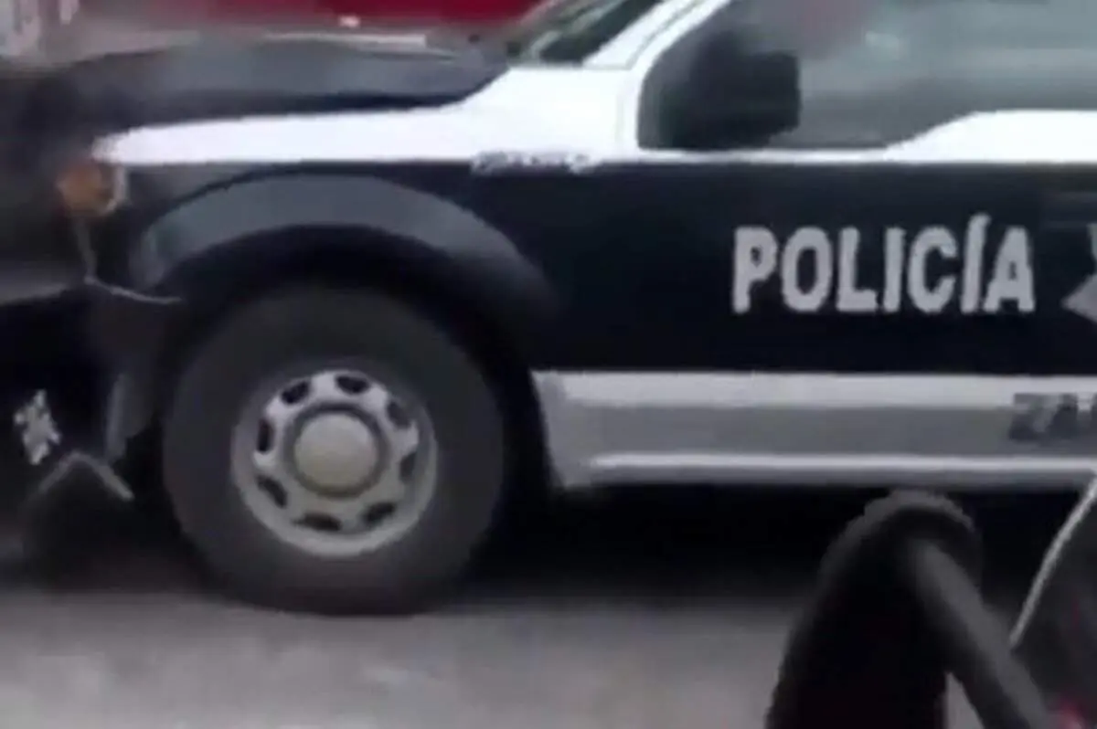 تصادف عجیب‌ و غریب دو ماشین پلیس!+ فیلم