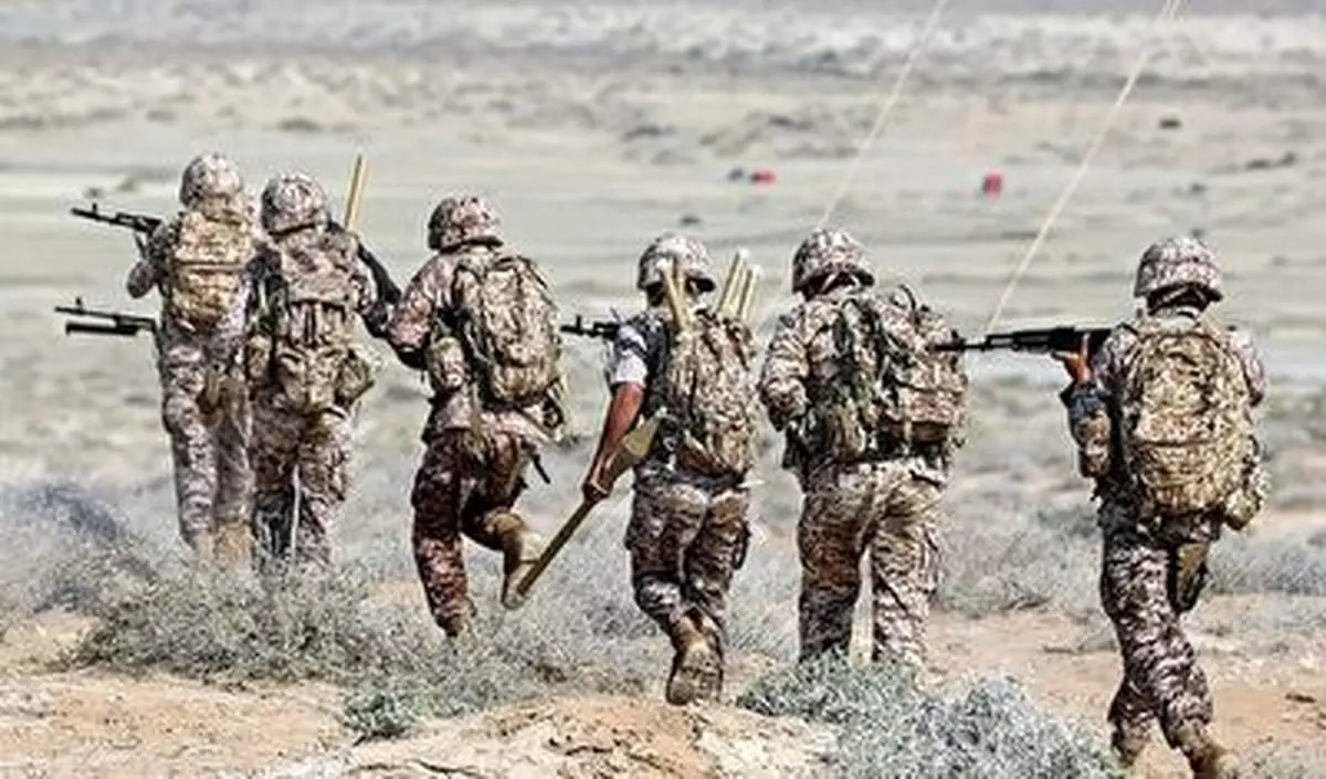 تصاویر هوایی از رژه یگان زرهی در رزمایش سپاه + فیلم