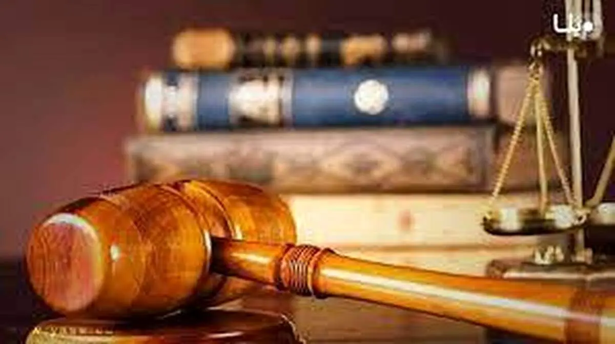 زنی که با ۶میلیارد ثروت در مترو دستفروشی می‌کند