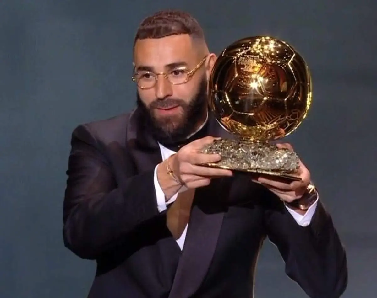 ساعت فوق لاکچری «کریم بنزما» در مراسم جایزه توپ طلا به ارزش ۱۶ میلیارد تومان!+ عکس