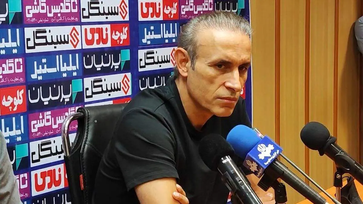 سرمربی پرسپولیس: ملوان بی‌تجربه ولی باانگیزه است