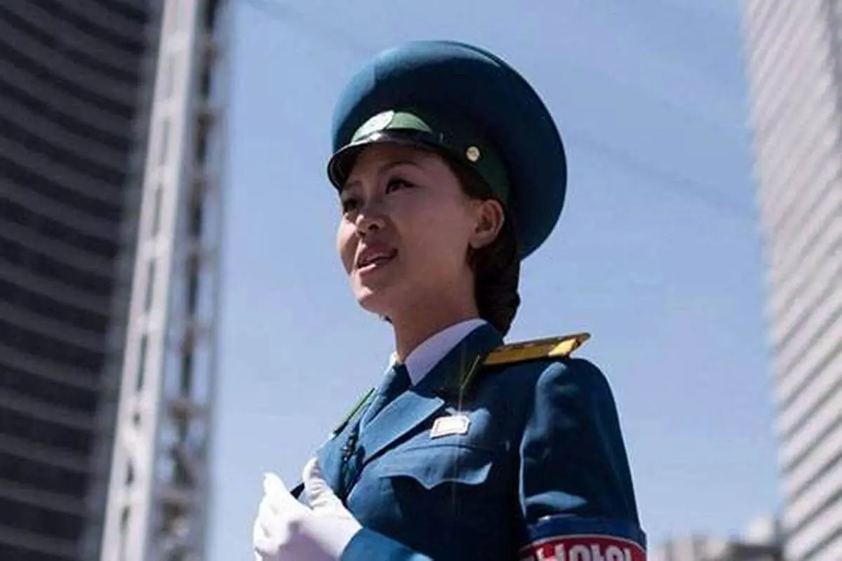 زنان پلیس ترافیک در کره شمالی+ فیلم