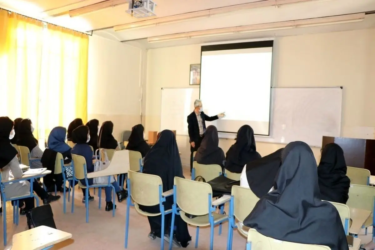 وزارت علوم: برگزاری حضوری کلاس‌های درس ادامه می‌یابد