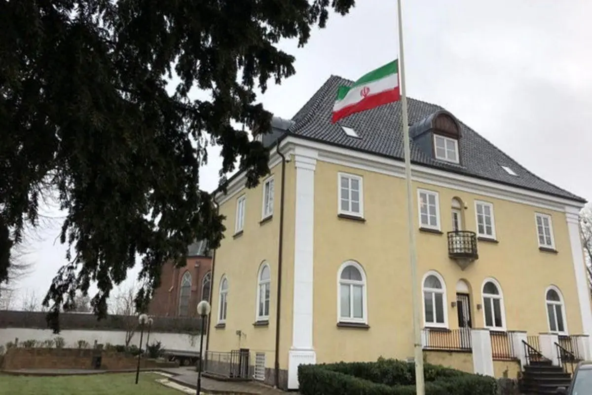 اولین تصاویر از حمله یک مهاجم به سفارت ایران در دانمارک!+ فیلم