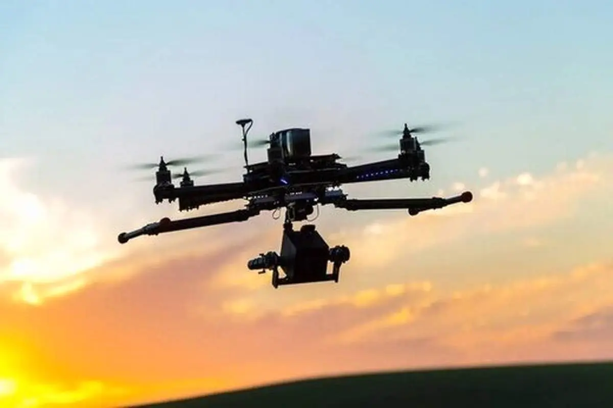 فرود ربات‌ های مسلح چینی روی پشت‌ بام‌ با پهپاد + فیلم