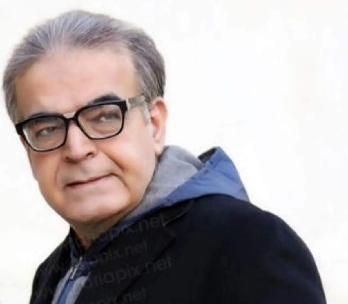 آقای بازیگر معروف در کنار همسر و دخترش+ عکس