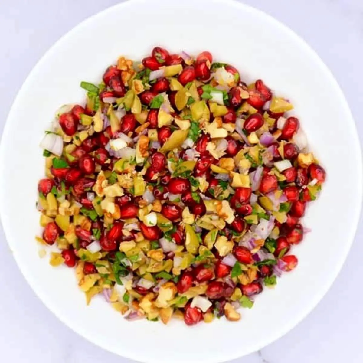 طرز تهیه سه سوته سالاد انار و زیتون
