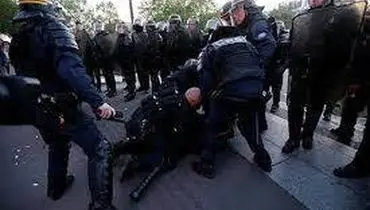 ویدئویی از برخورد وحشیانه پلیس فرانسه با معترضان!+ فیلم