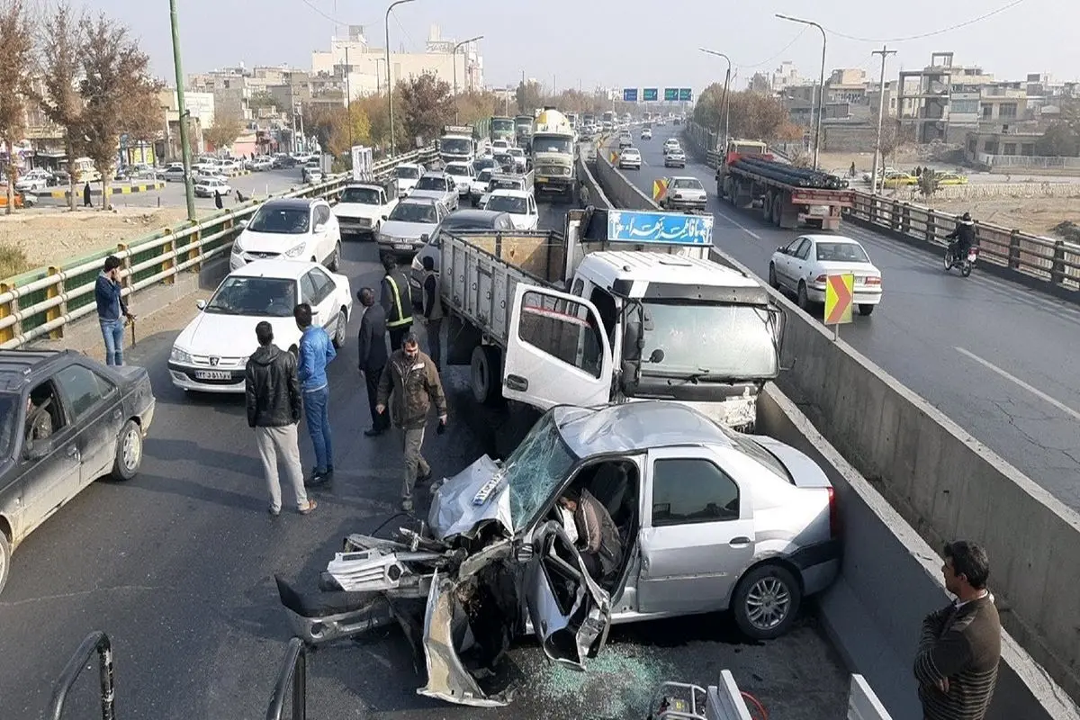 تصادف زنجیره‌ ای در بزرگراه قزوین - تهران
