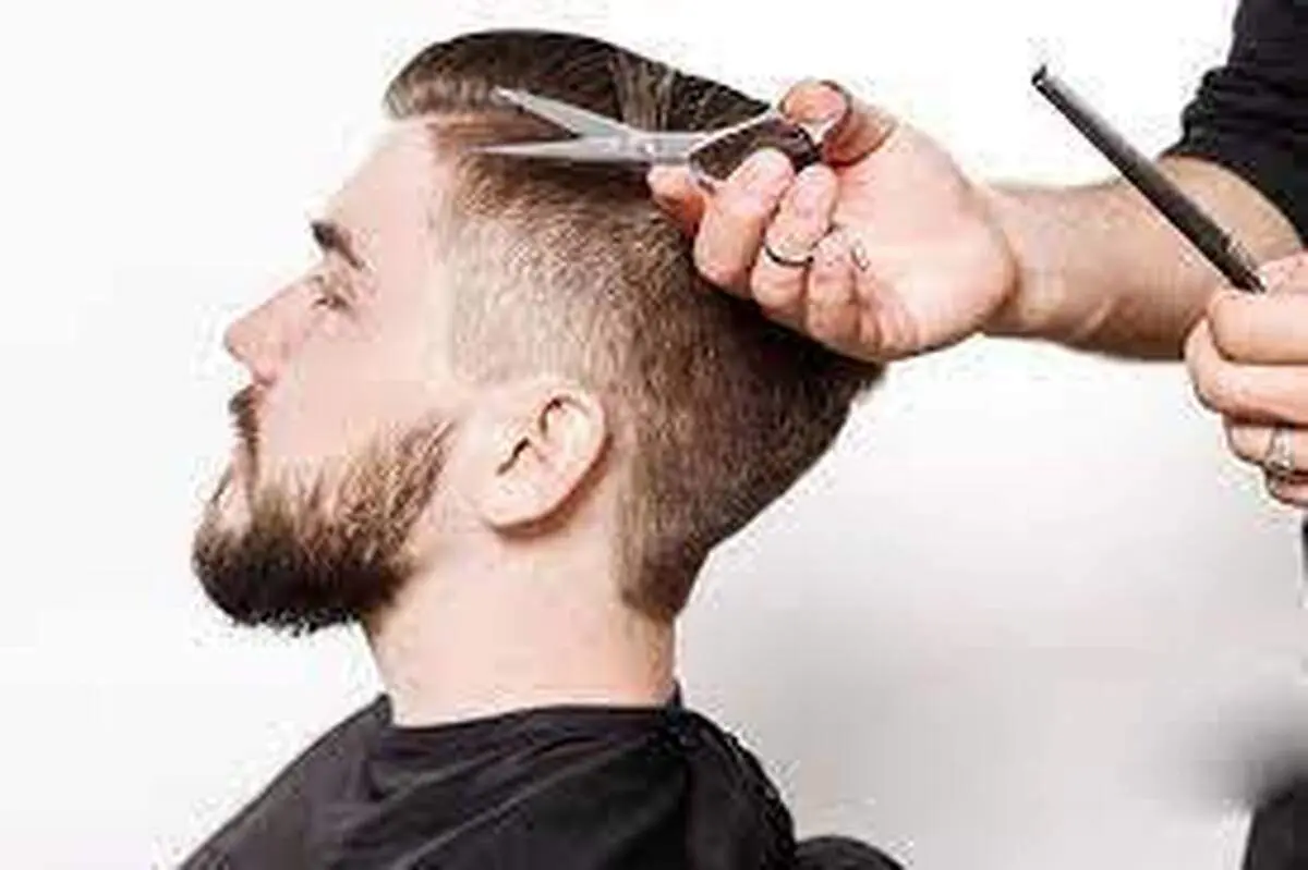 شوخی وحشتناک آرایشگر با یک پسربچه!+ فیلم