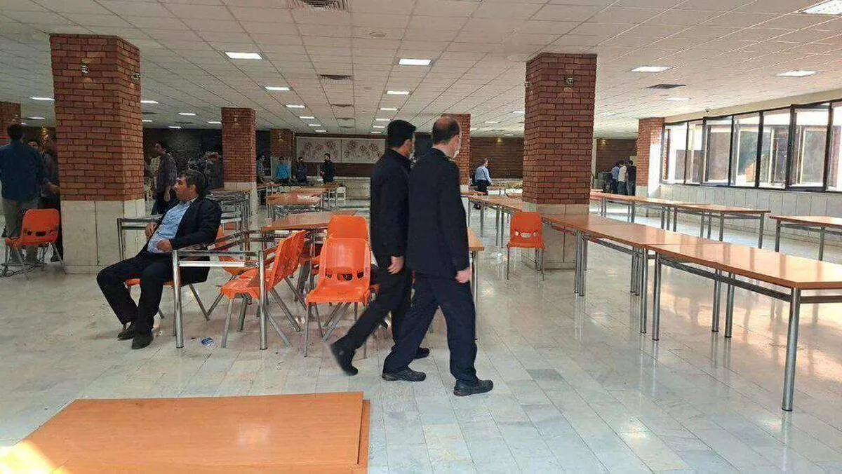 اتفاقی جالب در دانشگاه شریف؛ دانشجویان سفره پهن کردند!+ عکس