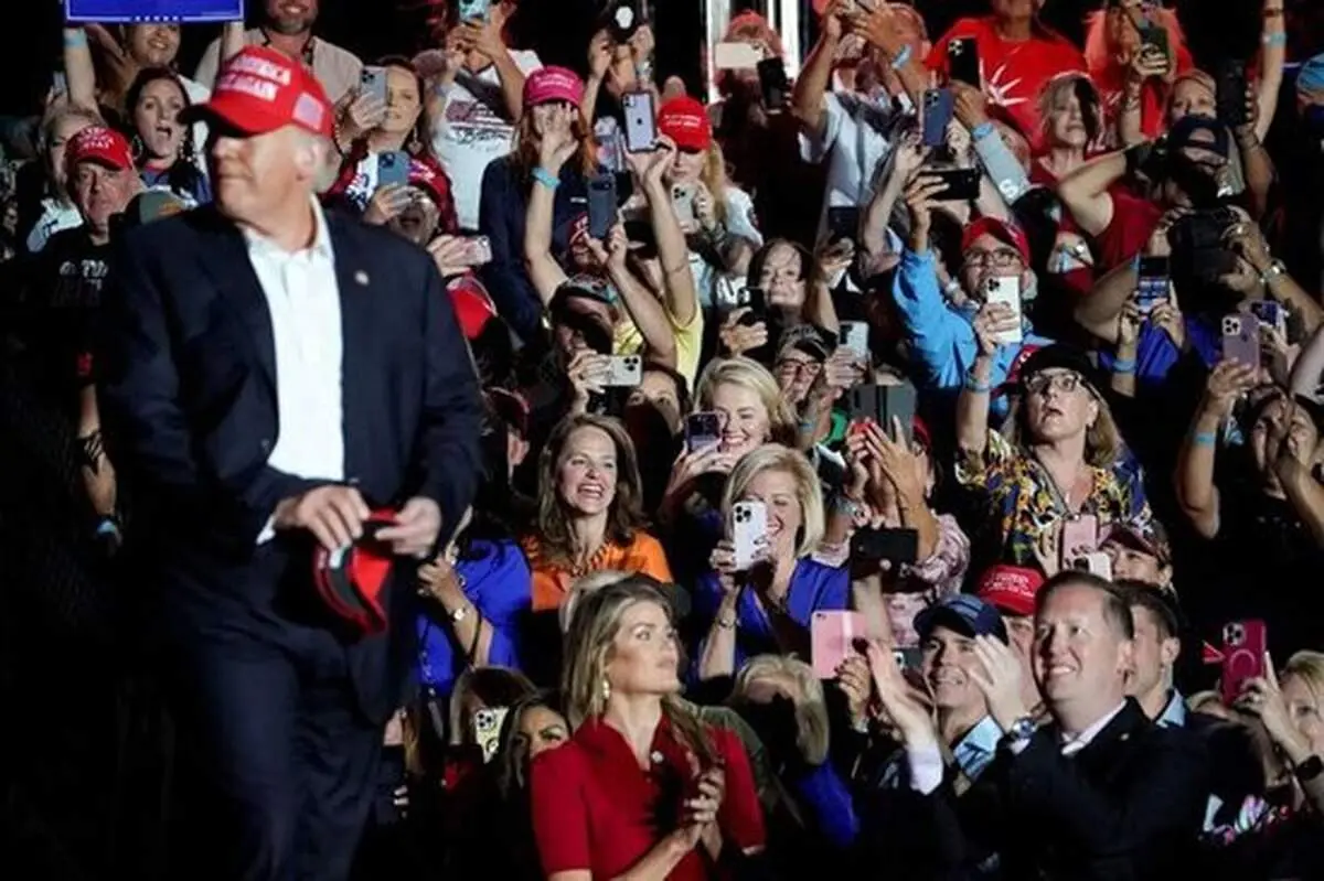 دیدنی های روز؛ از کنگره سراسری حزب کمونیست چین تا صف مک دونالد در اوکراین