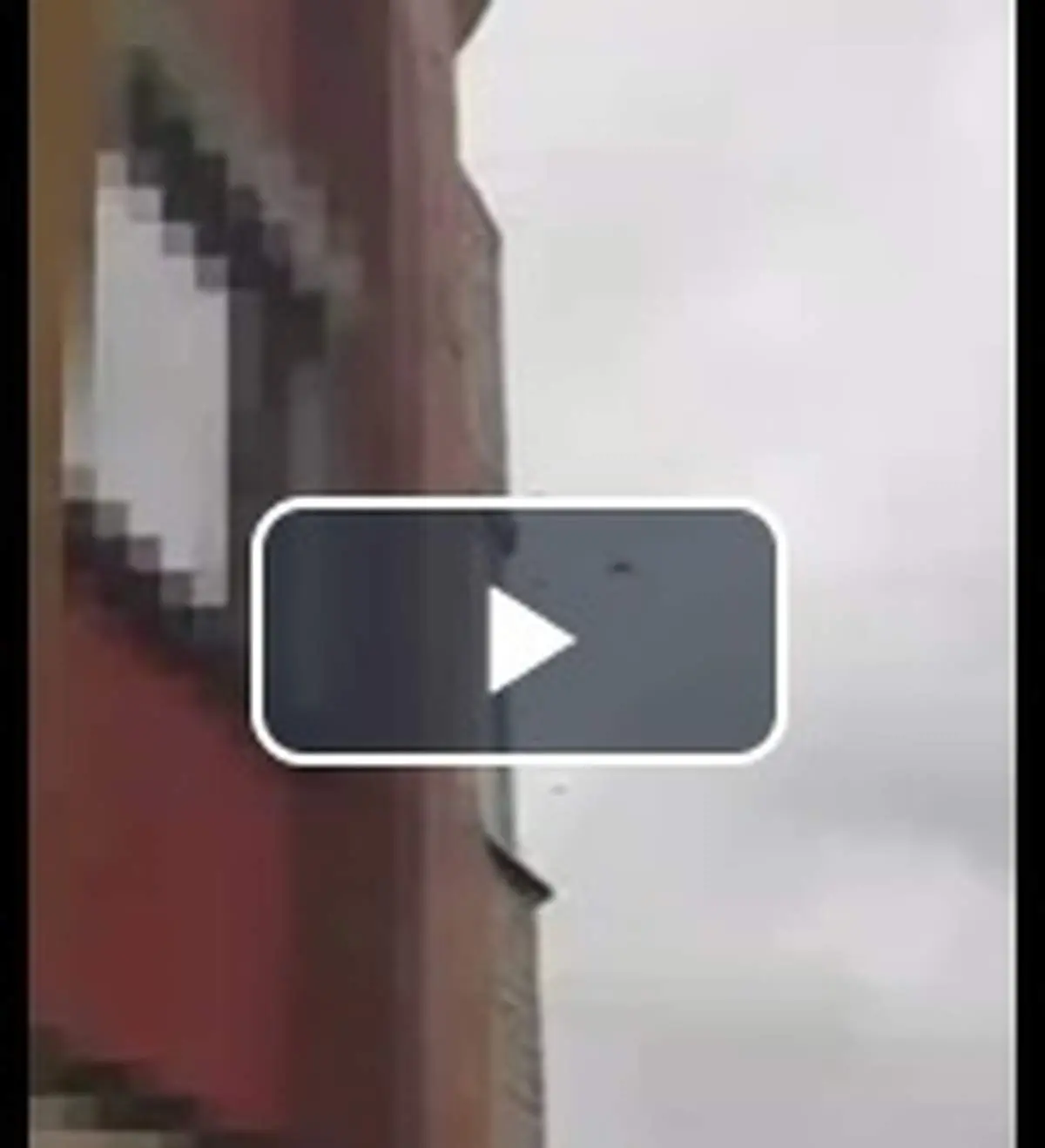 تصاویری جدید از پرواز دسته جمعی پهپادهای انتحاری در آسمان اوکراین+ فیلم