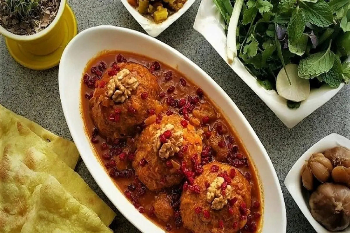 طرز تهیه کوفته مرغ با سس بادمجان+ فیلم