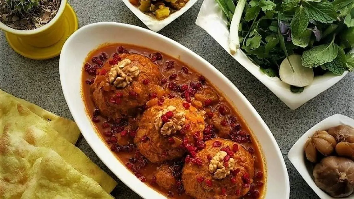 طرز پخت کوفته مرغ با سس بادمجان + فیلم