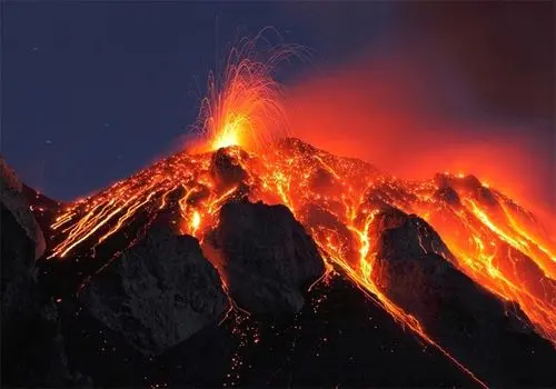 فوران آتشفشان در ایسلند+ فیلم
