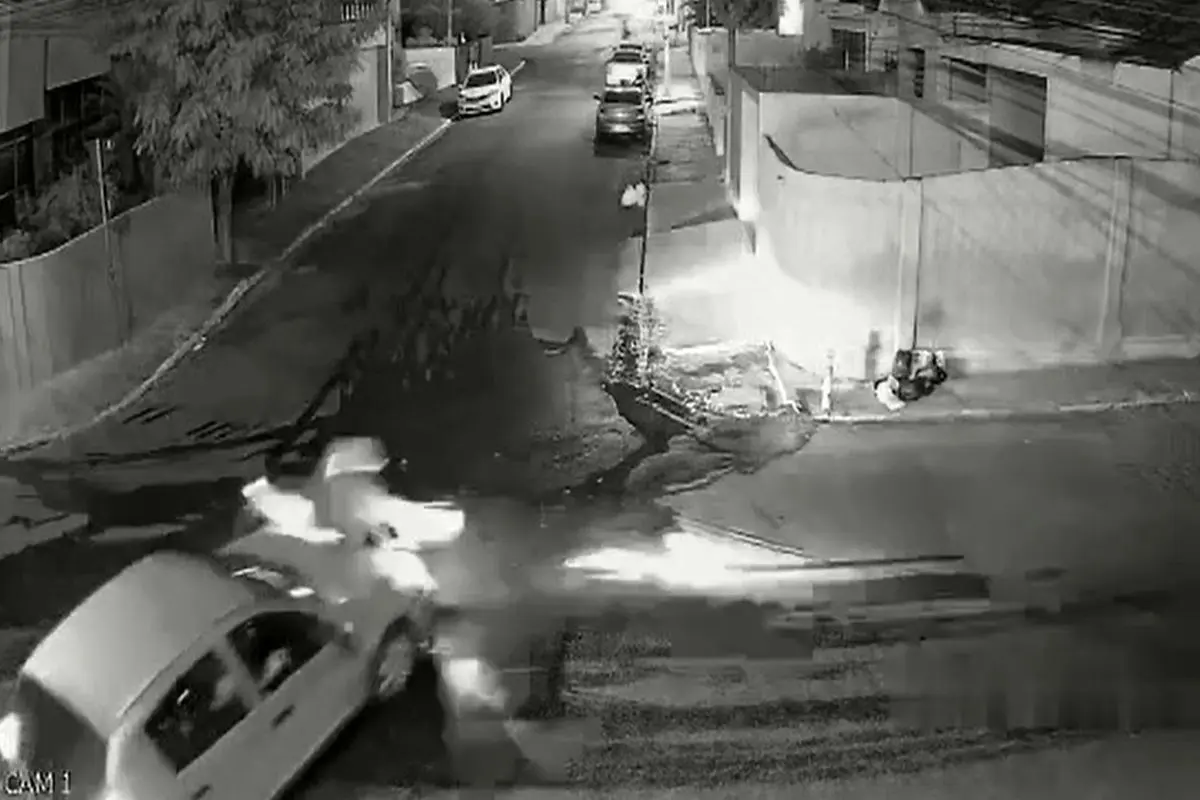 فرار یک خودرو پس از تصادف با موتورسوار + فیلم