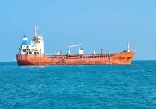  توقیف شناور حامل سوخت قاچاق در خلیج فارس از سوی سپاه
