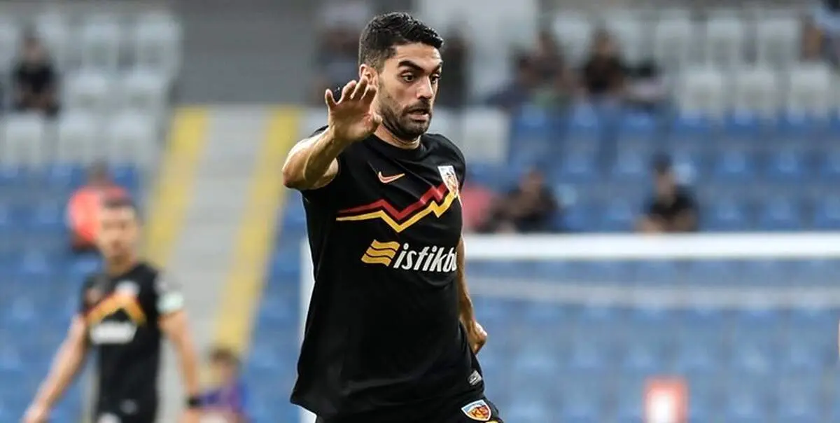 دعوت از علی کریمی برای شرکت در بازی های دوستانه تیم ملی