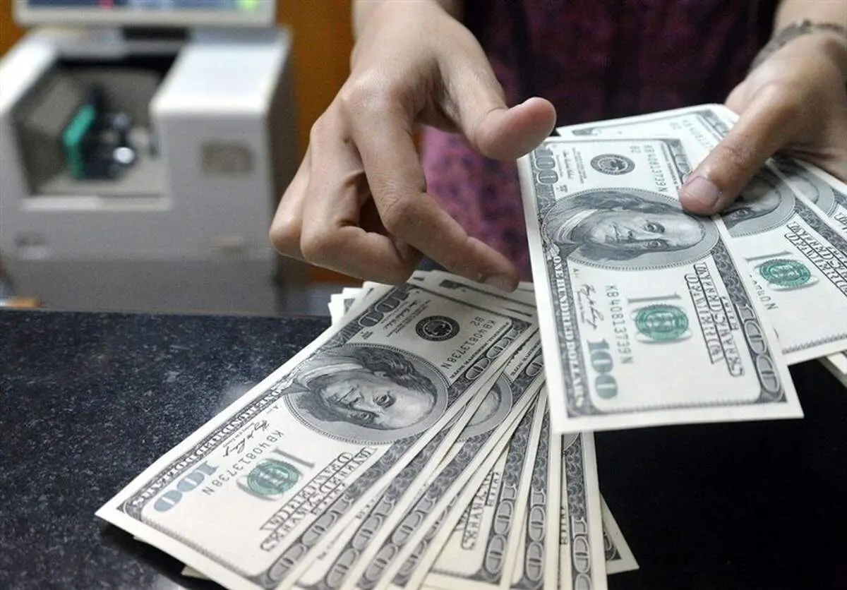 سیر نزولی قیمت دلار به سمت کانال ۳۴ هزار تومان