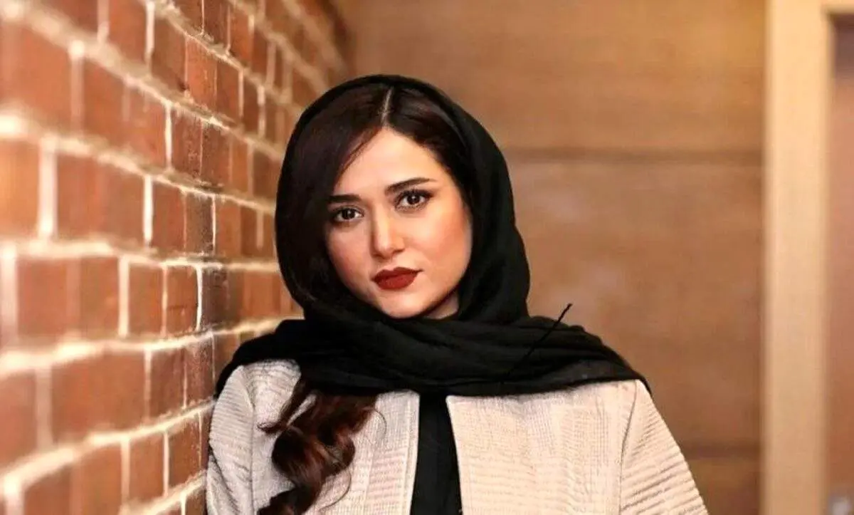 پریناز ایزدیار با استایل لاکچری کنار فوتبالیست معروف+ عکس