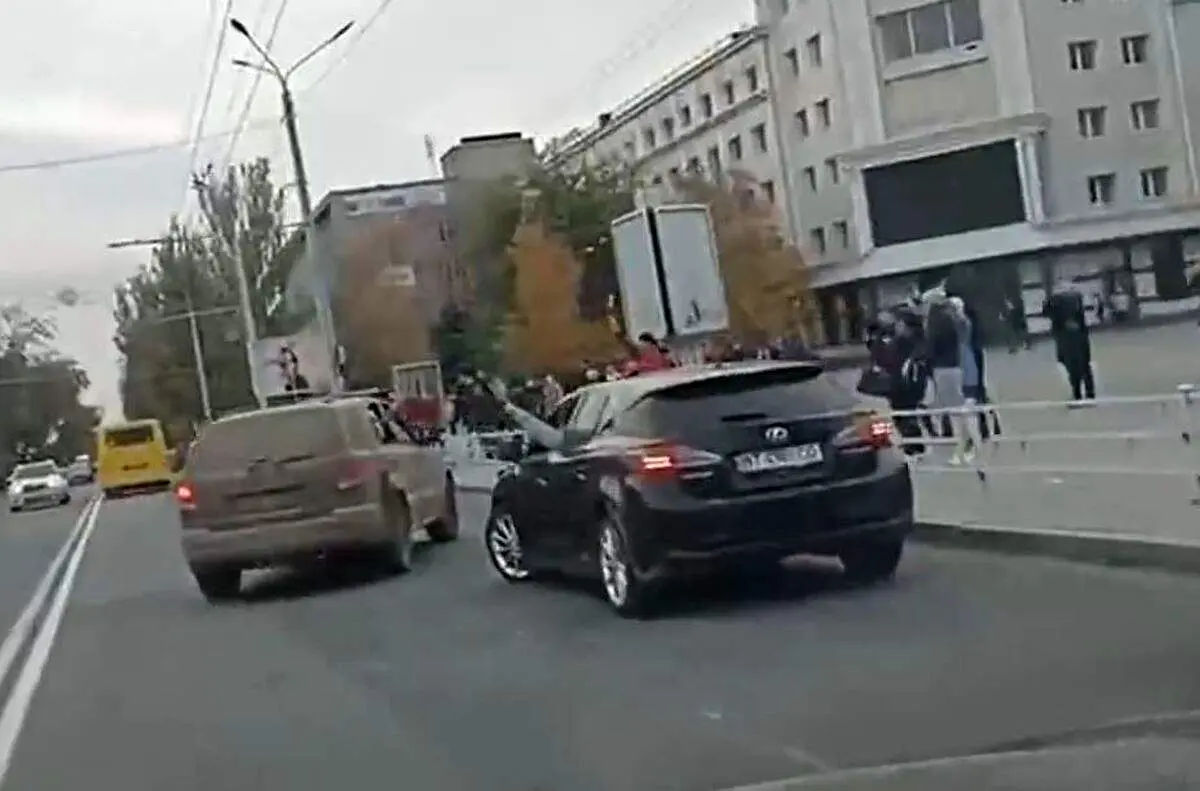 لحظه شادی مردم اوکراین از فرار روسها در خرسون+ فیلم