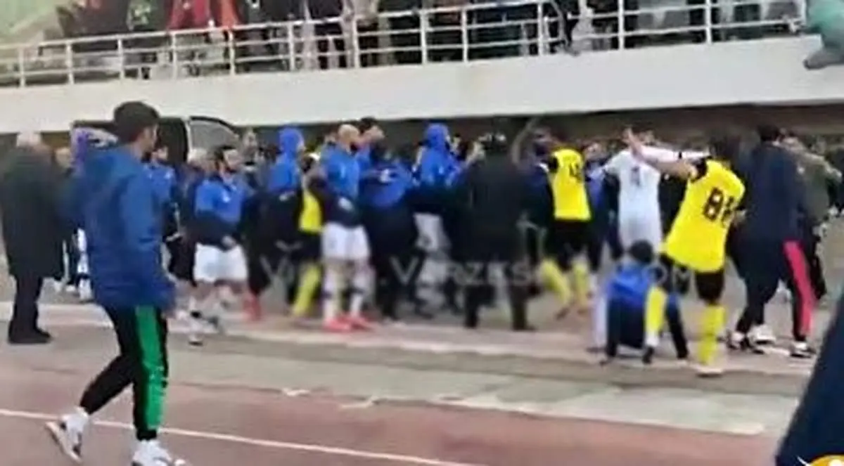 زد و خورد وحشتناک در لیگ دسته اول کشور!+ فیلم