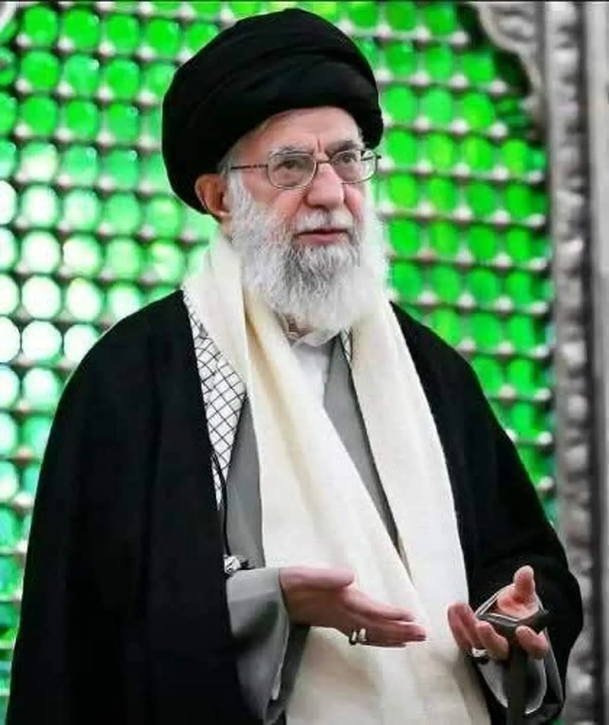 زیارت رهبر انقلاب از حرم حضرت عبدالعظیم الحسنی (ع) + تصاویر