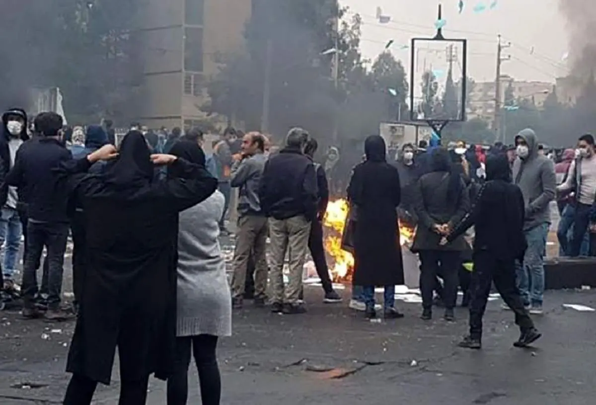 همشهری: فردای آزادی آسیبها و مفسدهای است که حکومت باید پاسخگو باشد