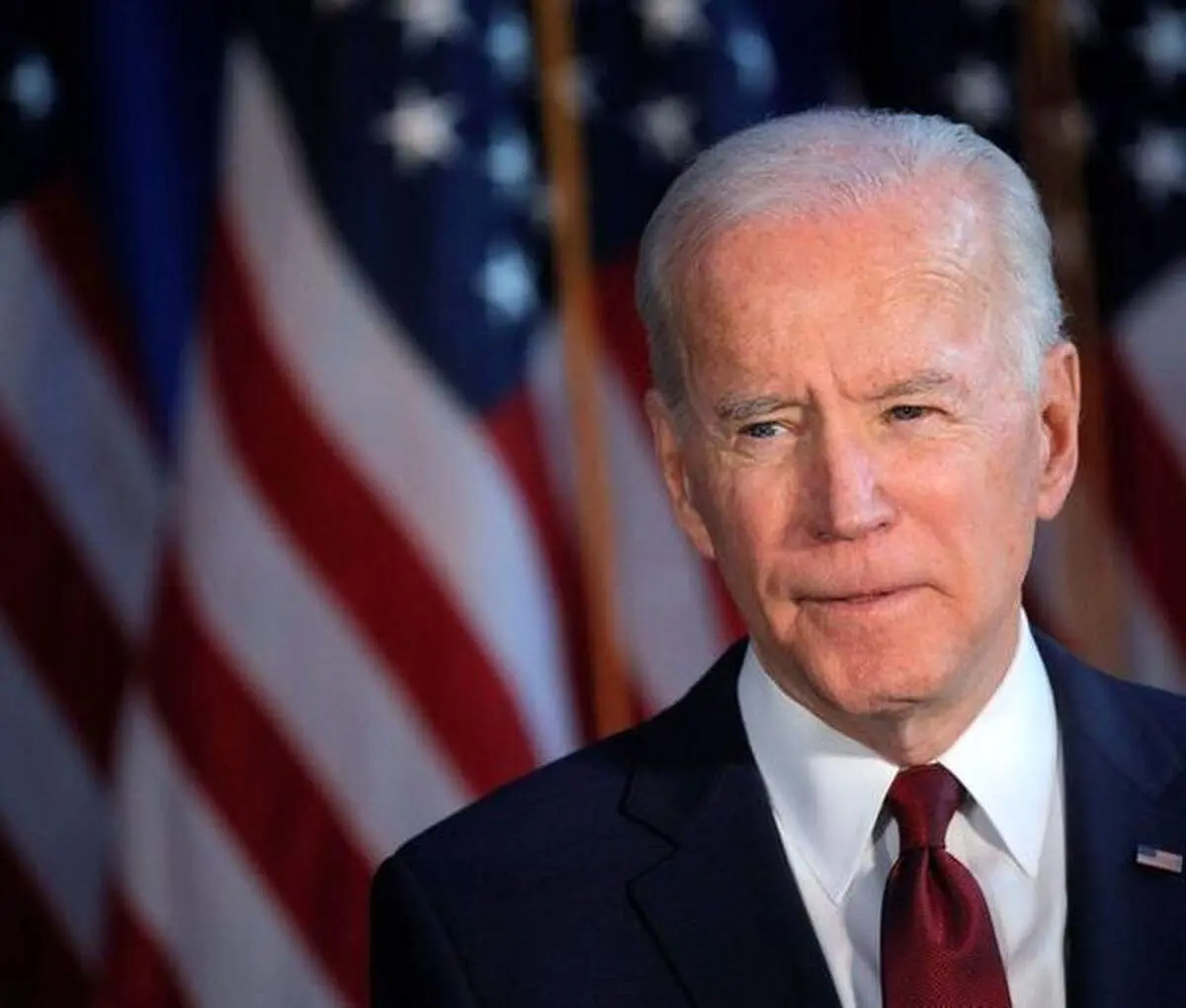 شنیده شدن صدای گرگ و سگ در هنگام سخنرانی بایدن + فیلم