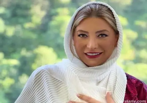 خانم بازیگر معروف در کنار علی اوجی در مراسم افتتاحیه جشنواره فیلم فجر
