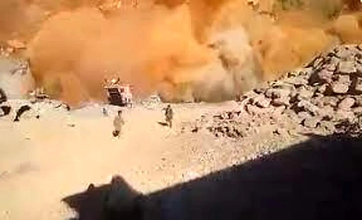 گرفتار شدن چندین کارگر براثر ریزش معدن در هند+فیلم