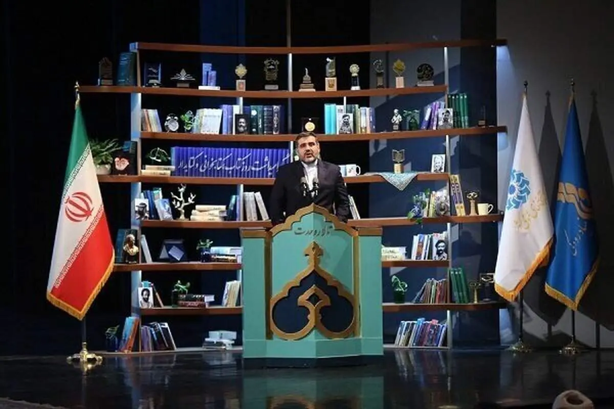 وزیر ارشاد: مدرک بدهند یا ندهند، پیگیر پرونده خبرنگاران و هنرمندان بازداشتی هستیم