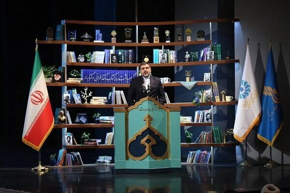 وزیر ارشاد: مدرک بدهند یا ندهند، پیگیر پرونده خبرنگاران و هنرمندان بازداشتی هستیم