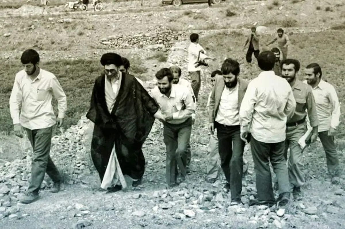 تصاویر دیده نشده از رهبر انقلاب در مستند غیررسمی + فیلم