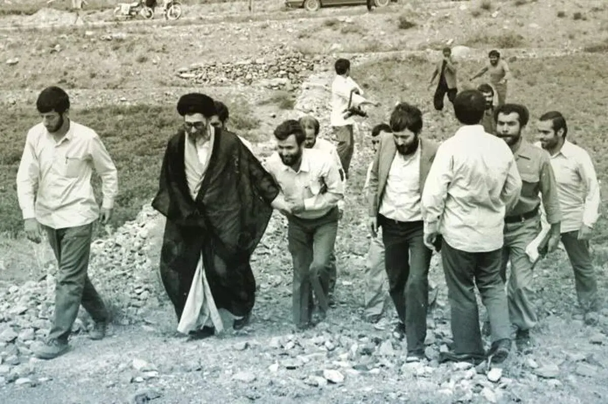 تصاویر دیده نشده از رهبر انقلاب در مستند غیررسمی + فیلم