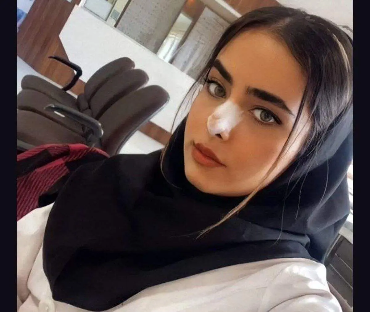 تصاویری از لحظه ورود آیلار حقی به محوطه مجتمع + فیلم